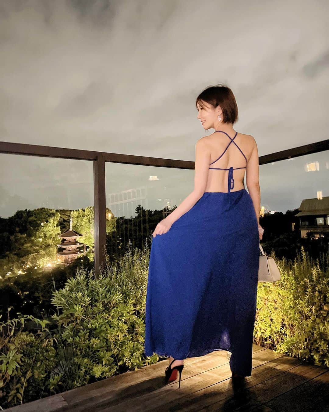 古河由衣さんのインスタグラム写真 - (古河由衣Instagram)「🟦💙👗 夏が終わってしまったね、このドレスもっと着たかったな、、🥲  #椿山荘 #シャンパンガーデン #夏の思い出 #ドレス」9月24日 11時53分 - furuyuistagram