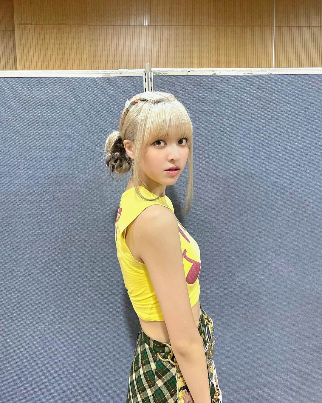 NMIXXさんのインスタグラム写真 - (NMIXXInstagram)「It's not Where's Wally, it's where's little Lily? Can you spot her? #NMIXX #엔믹스 #릴리 #LILY」9月24日 11時58分 - nmixx_official