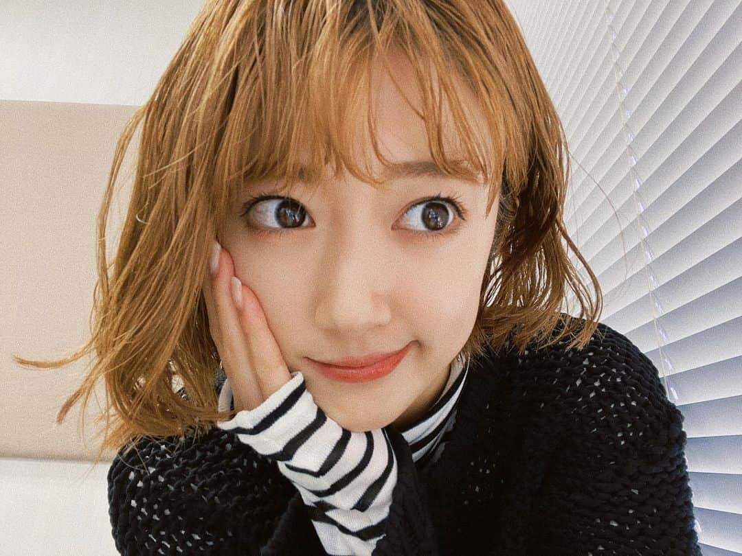 樋口日奈さんのインスタグラム写真 - (樋口日奈Instagram)「💫 前髪が伸びてきたので くるんくるんヘアーにしてもらったよ🐣」9月24日 13時54分 - higuchi_hina_official