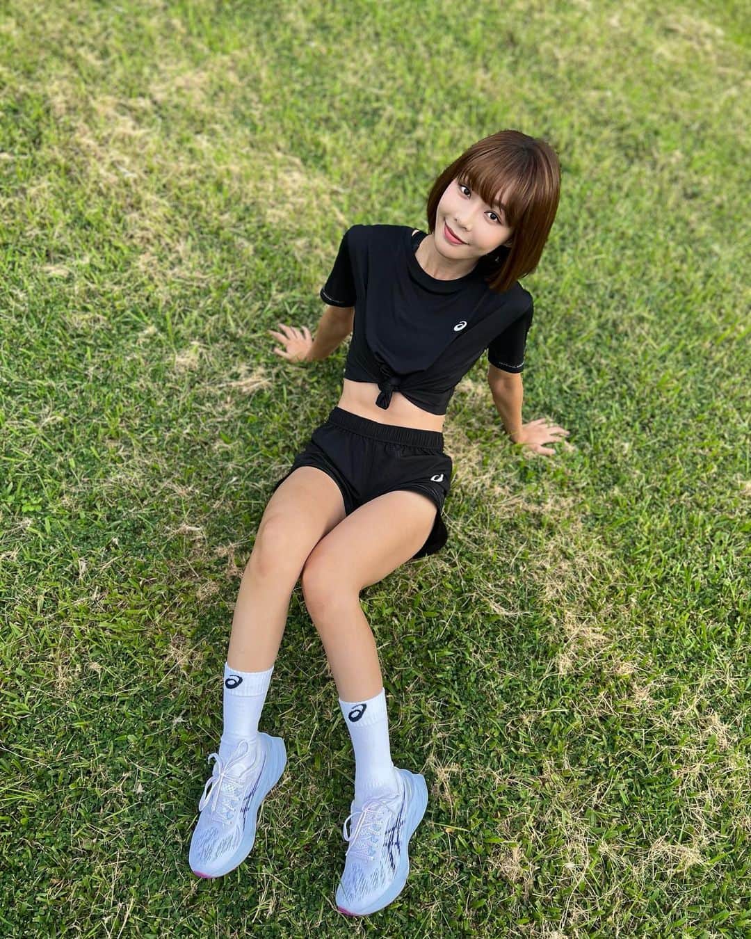 Yuriさんのインスタグラム写真 - (YuriInstagram)「來運動會之後所有項目的戰鞋都是ASICS！最近跑熱身都喜歡穿ASICS 新款的NOVABLAST 3 跑步！！！第一次穿上的時候就嚇到了，居然這麼彈！超輕～熱身起來起來特別沒負擔～ 鞋款中底設計靈感參考幾何摺紙工藝，顏色跟造型都好吸晴又好搭❤️特別是鞋帶的小巧思！質感超好，我都會特別去注意鞋子鞋帶的小細節✨這個鞋帶讓我為這雙鞋加分到不行，NOVABLAST 3 真的好美🔥一起穿情侶鞋吧！👫  @asicstw #彈出跑步樂趣 #NOVABLAST3 #ASICSRUNNING」9月24日 16時12分 - xx15995