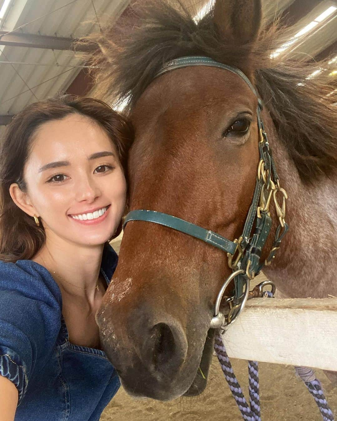 くるみさんのインスタグラム写真 - (くるみInstagram)「ももちゃん🐴がめちゃくるみになついてきます、かわE🥰」9月24日 17時02分 - kurumikahn