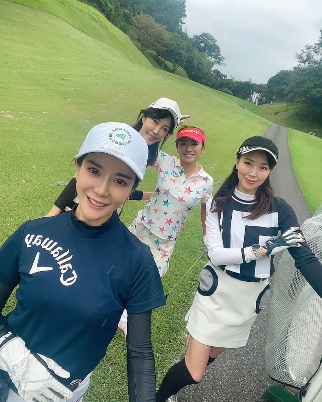 ImotoEtsuyo さんのインスタグラム写真 - (ImotoEtsuyo Instagram)「#おはようございます。  先日のゴルフ ・ 涼しくてゴルフ日和。 今回もパターが残念な感じでしたが、 行き帰りも4人でワイワイ楽しかった。 ・ ゴルフを通じてのご縁に感謝。 次回も楽しみです。 ・ #ゴルフ⛳️ #golf  #golfstagram  #ゴルフスイング  #ゴルフスイング #ゴルフ場 #ゴルフラウンド  #ゴルフ好き  #pgm南市原ゴルフクラブ」9月25日 8時47分 - bisuhada