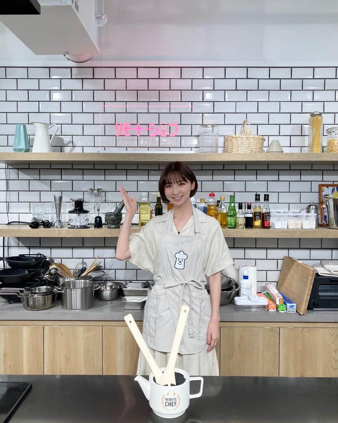 篠田麻里子さんのインスタグラム写真 - (篠田麻里子Instagram)「本日18時より、 BSフジ「リモートシェフ」にクッカーとして出演しています👩‍🍳 今回はシェフの指示のもと、イタリアンとタイ料理に挑戦しました✨ ぜひ、見てくださいね😊  #リモートシェフ」9月25日 11時42分 - shinodamariko3