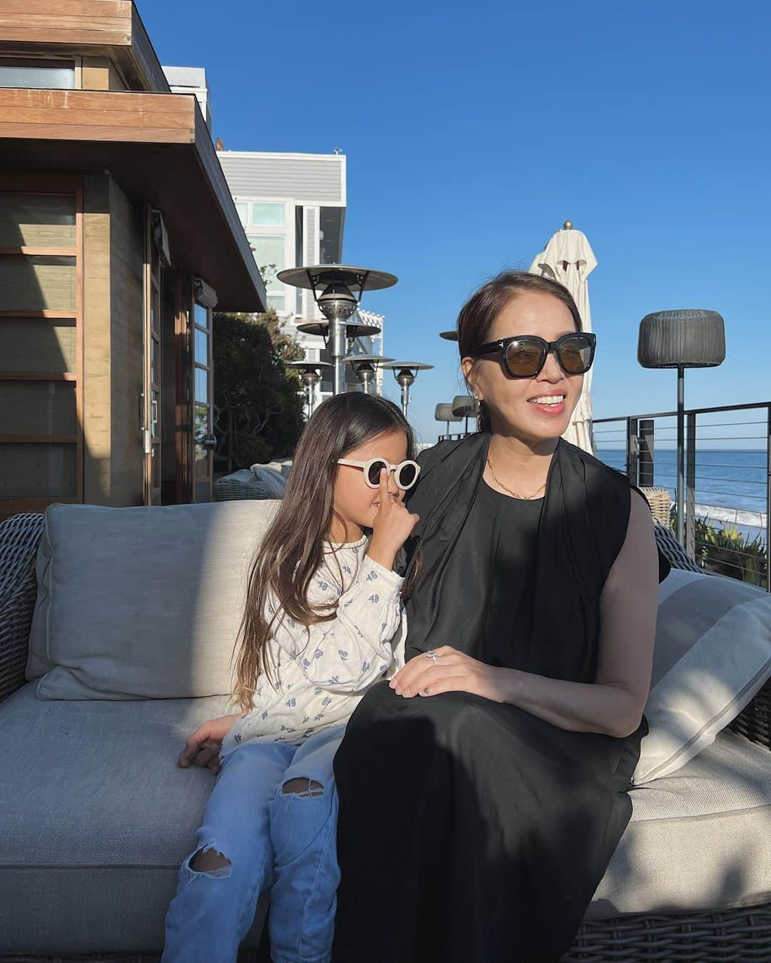 翁安芸さんのインスタグラム写真 - (翁安芸Instagram)「@nobukoaspen & my 👧🏻🤍  #nobumalibu #grandmasgirl #LA #summer2022」9月25日 15時42分 - akinyc