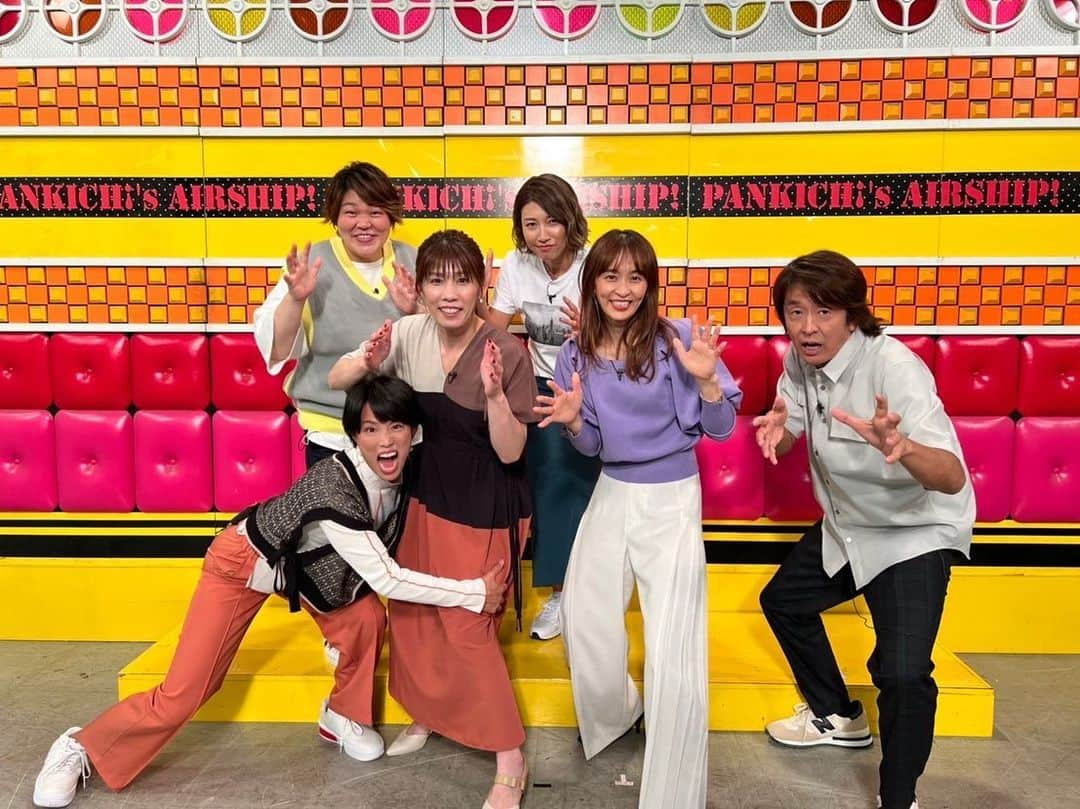 吉田沙保里さんのインスタグラム写真 - (吉田沙保里Instagram)「ネプリーグに初参戦しました🤗 いつも元気で明るいアスリート仲間たちと何が起きてもポジティブに最後まで諦めない気持ちで頑張りました😆 温かい目で観てくれたら嬉しいです😂🙏 9月26日(月)19:00〜フジテレビ  #日本代表女子チーム #ネプリーグ #杉本美香 ちゃん #田中理恵 ちゃん #松本薫 ちゃん #狩野舞子 ちゃん」9月25日 15時51分 - saori___yoshida