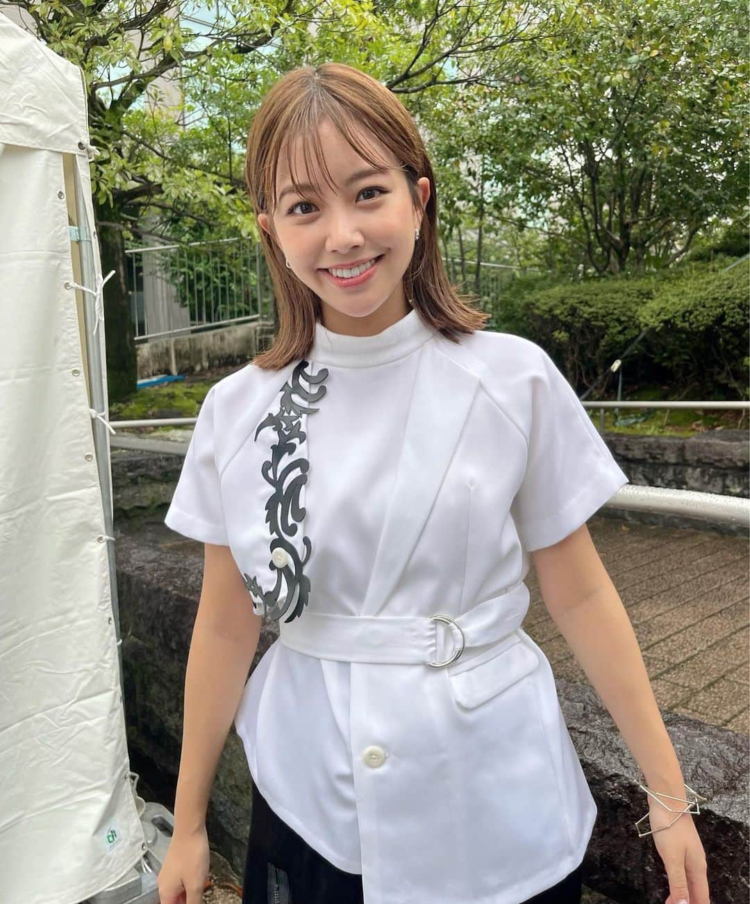 中川絵美里さんのインスタグラム写真 - (中川絵美里Instagram)「👗 ⁡ 「ハイウェイフェスタとうほく2022」トークショー ⁡ 衣装 tops&skirt @natsumi.okumura  accessory @atelierkaoru_official   トークショー、そして今朝放送の気まま旅と東北尽くしの日々でした！ありがとうございました。皆さんに直接お会いできて嬉しかったです🙇‍♀️ ⁡  さて、ストーリーズでも更新しましたが、地元である静岡県清水区などが台風による多大な被害を受けています。 清水区は8割が断水しており、復旧の見通しが立っていないとのこと。町の様子なども家族や友人から連絡をもらい衝撃的なことばかりです… 一日も早い復旧をお祈りするとともに、共有できる情報があればできる限り発信させていただきます。 (情報共有のため一時的にコメント欄開放しました) ⁡ #ハイウェイフェスタとうほく2022」9月25日 17時56分 - emiri_nakagawa