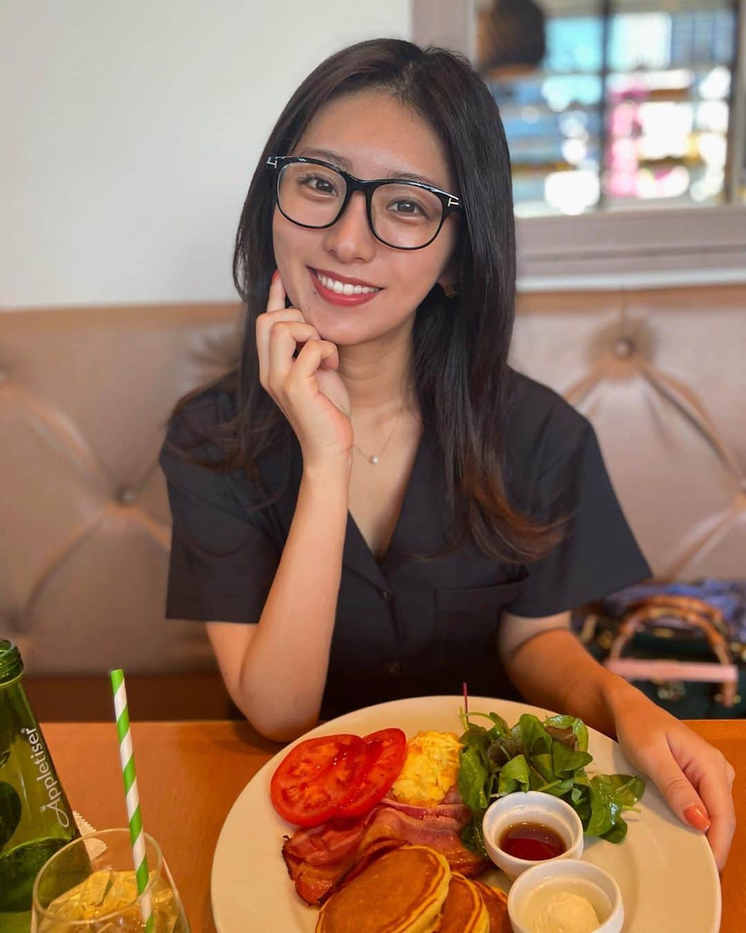 白戸ゆめのさんのインスタグラム写真 - (白戸ゆめのInstagram)「🌞 . 久しぶりの晴れ間✨ 手に入れてからようやくおろした ショートブーツに気分もルンルンでした🎶 パンケーキもおいしかったあ🥞 . #ショッピング #サラベス #3連休の過ごし方」9月25日 21時47分 - yumeno.s_