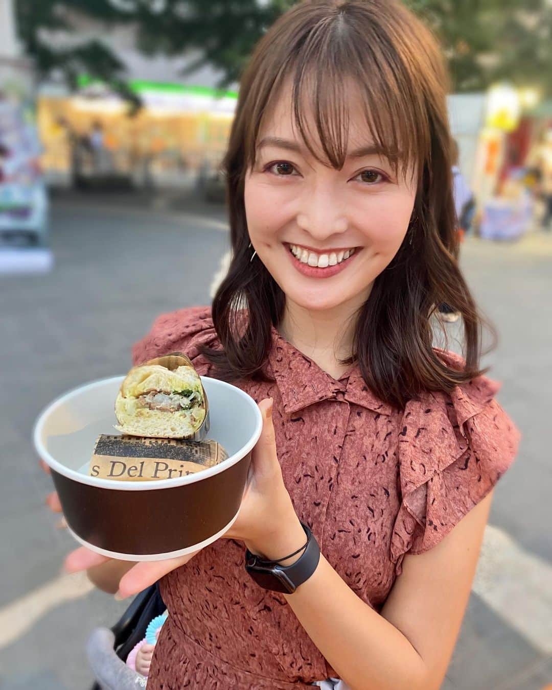 福田典子さんのインスタグラム写真 - (福田典子Instagram)「#食べ東グルメパーク ！最終日！ 間に合いました🤤♡ ㅤㅤㅤㅤㅤㅤㅤㅤㅤㅤㅤㅤㅤ テレビ東京アナウンサーコラボメニューの「キューバスタイルプルドビーフのバカフリータサンド」爽やかで美味しかったです♡ ㅤㅤㅤㅤㅤㅤㅤㅤㅤㅤㅤㅤㅤ 会社の人にもたくさん会うことができて私が嬉しくて、そのあとには、すぐ横にあるとしま区民センターのキッズスペースで遊べてこどもが楽しそうで、母子ともに楽しい一日でした♡ ㅤㅤㅤㅤㅤㅤㅤㅤㅤㅤㅤㅤㅤ お声がけくださった方、ありがとうございました！ ㅤㅤㅤㅤㅤㅤㅤㅤㅤㅤㅤㅤㅤ #池袋 #テレビ東京 #グルメ #グルメイベント #グルメ部」9月25日 22時05分 - norikofukuda212