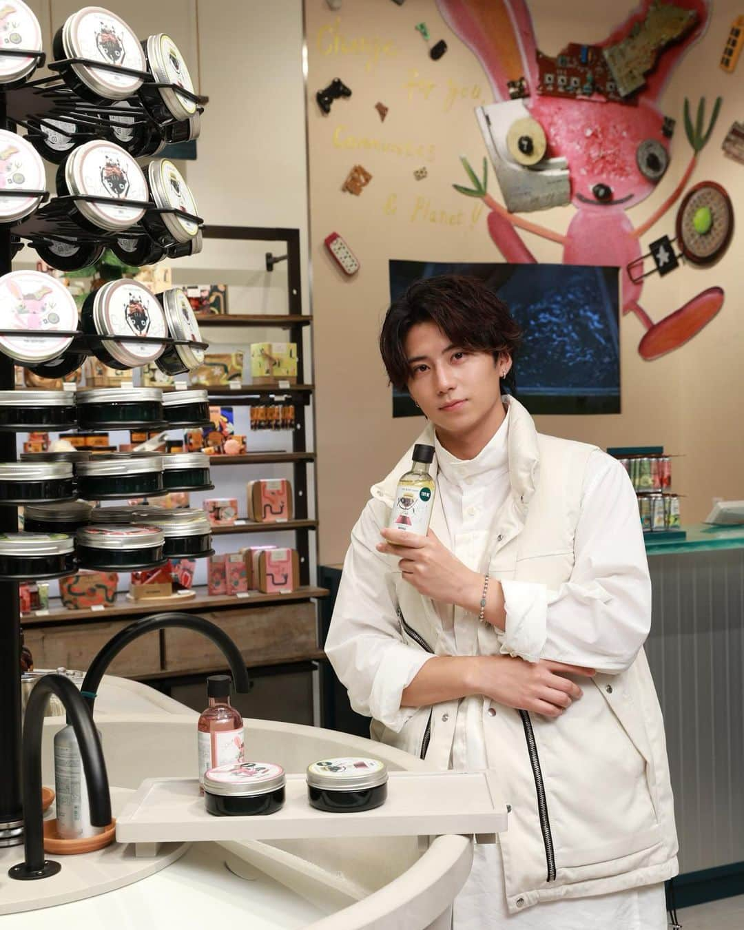 岡田蓮さんのインスタグラム写真 - (岡田蓮Instagram)「THE BODY SHOP🧼  stylist @enosogohs   #thebodyshop #ザボディショップ」9月25日 22時17分 - ren.479