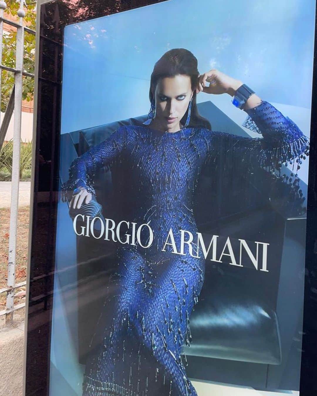 イリーナ・シェイクさんのインスタグラム写真 - (イリーナ・シェイクInstagram)「@giorgioarmani women 🖤🖤🖤BIG LOVE . Thank you for all」9月26日 9時06分 - irinashayk