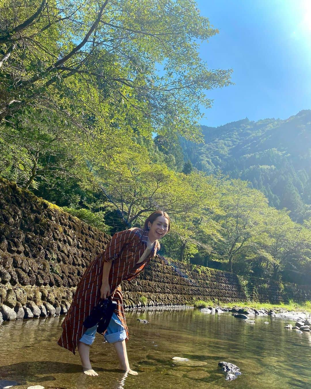 酒井瞳さんのインスタグラム写真 - (酒井瞳Instagram)「秋の匂いがしてきた🍁✨  空気が少し冷たくて気持ち良い😊  私は朝起きたらまずカーテンを開けるんだけど  気持ちの良い朝が続いて嬉しいー👏  今週も楽しみ😆  #おはよう #月曜日 #気持ち良い朝」9月26日 9時18分 - s.sakaihitomi