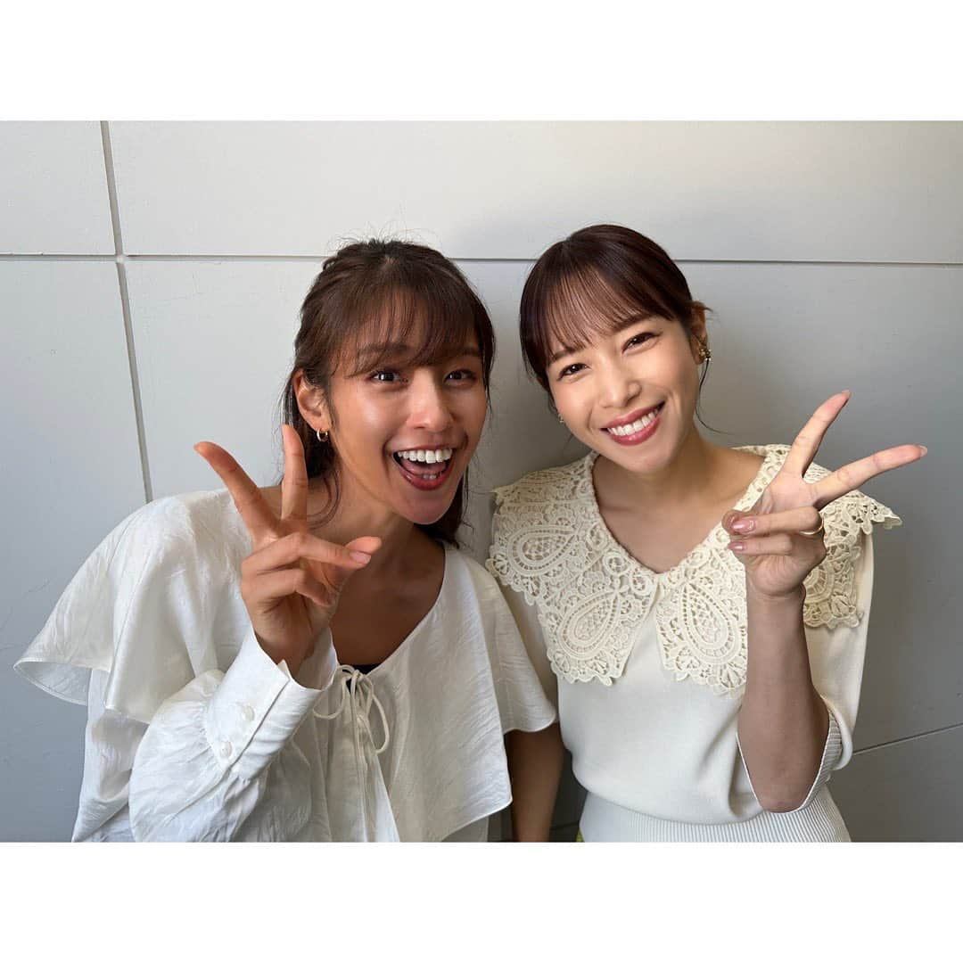 岡副麻希さんのインスタグラム写真 - (岡副麻希Instagram)「. お話しし足りない！！！ このあとれーなさんはスロイジ生放送💗🌈 ⁡ ⁡ photo by マネージャーさんのiPhone14🤳 撮れた写真の私があまりに黒いため 場所の問題かと気にしてくれたれーなさん笑 ⁡ ⁡ #関テレで会えました！ #😆😆😆 #🖤🤍 ⁡ ⁡ ⁡ ⁡ ⁡ ⁡ ⁡ ⁡」9月26日 12時52分 - maki_okazoe_official