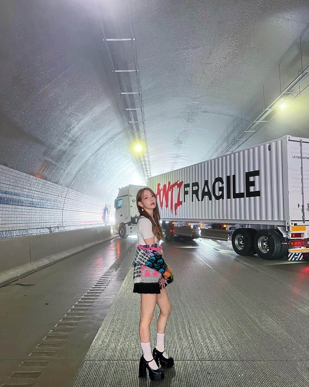 宮脇咲良さんのインスタグラム写真 - (宮脇咲良Instagram)「. Do you think I’m fragile?」9月26日 14時20分 - 39saku_chan