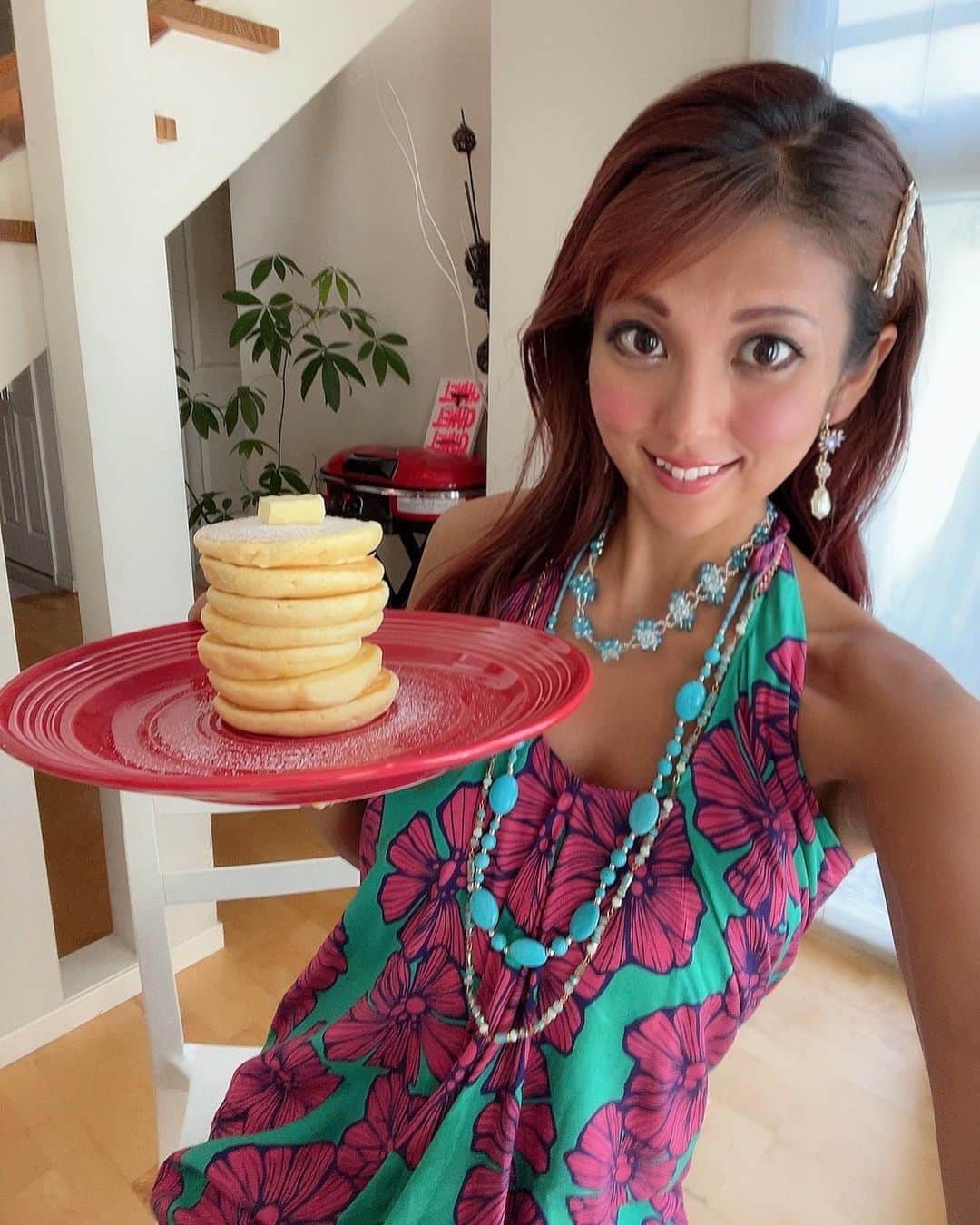 神谷麻美さんのインスタグラム写真 - (神谷麻美Instagram)「#パンケーキ DAYS💜💚💜💚  💖👸🥞💖🌈💖🥨💖✨」9月26日 16時02分 - asamice428