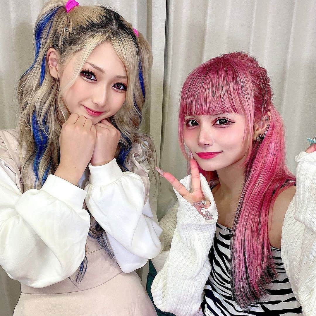 egg公式さんのインスタグラム写真 - (egg公式Instagram)「💖じゅな✖️うんともちゃん🦋✨  ミニマムGALが私服交換👗💫 今日のeggちゃんねるをチェックしてね〜❕  #egg #ギャル #ギャルしか勝たん #ギャルが1番可愛い #GAL #gyaru #swimwear #白ギャル #黒ギャル #ギャルママ #うさギャル #ぎゃう #小悪魔ageha #姫ギャル #JCギャル」9月26日 18時06分 - new_eggofficial