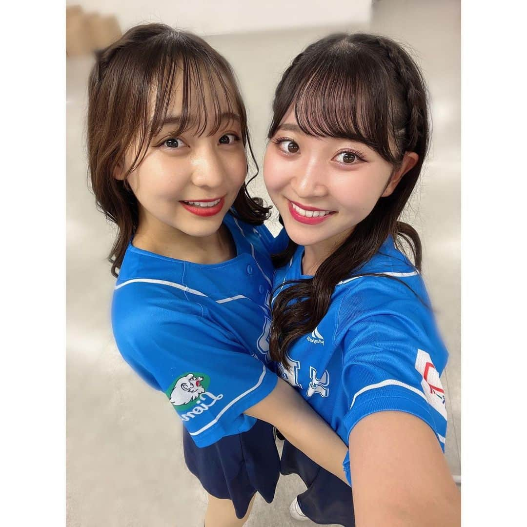 ブルーレジェンズさんのインスタグラム写真 - (ブルーレジェンズInstagram)「みなさんこんにちは！ ルーキーのYuukiです🐶💘  夏が終わって涼しくなってきましたね！ 私はまたしてもオフの日はカフェでのんびりしてました💭❤︎  さて「ライオンズ・クラシック2022」と「ライオンズオレンジリボン運動デー」のオフショットを紹介しますっ!! ［2枚目］Mami♡ Yuuki なんとMamiとはbluelegendsに入る以前からの知り合いなんです🙊 ［3枚目］Chihiro ♡ Yuuki 後ろのライナが可愛くて写真を撮ってみました◎ ［4枚目］同期🎶  明日はホームでホークス戦！ より一層熱い青炎を送り勝利に導きましょう✊🏻💙  #bluelegends #seibulions #埼玉西武ライオンズ #獅力をつくせ」9月26日 18時24分 - bluelegends_lionsofficial