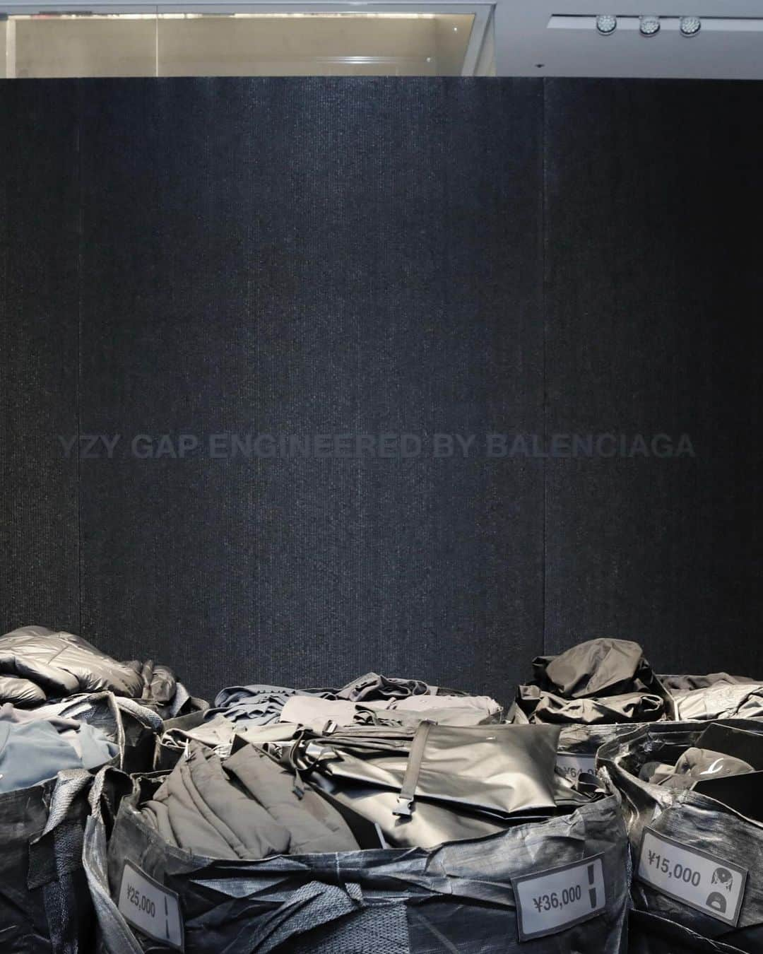 岡田蓮さんのインスタグラム写真 - (岡田蓮Instagram)「YZY GAP ENGINEERED BY BALENCIAGA  @gap_jp  #YGEBBGINZA」9月26日 19時43分 - ren.479