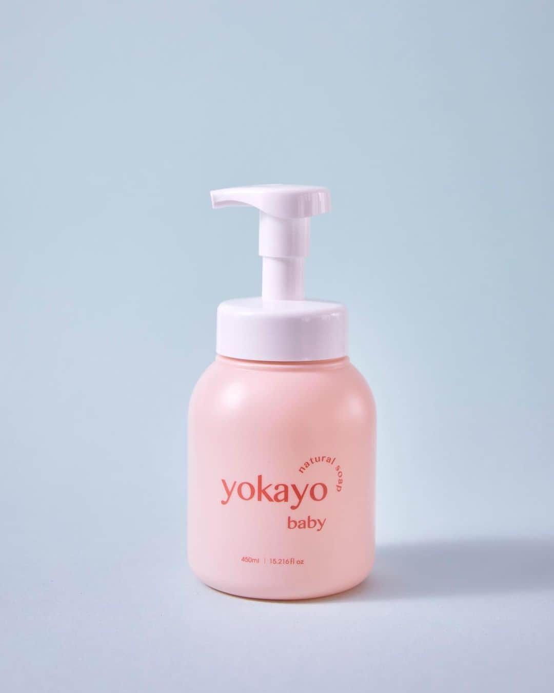 篠田麻里子さんのインスタグラム写真 - (篠田麻里子Instagram)「yokayo natural body soap の発売日が今週10月1日(土)に 決定致しました✨ 成分はお肌本来の潤いを保つために必要なもの以外、極力削ぎ落としたこだわりの成分を使用。 ボトルは環境に配慮した エココンシャス素材を使用し、 大容量の450mlでたっぷりとご使用いただけます。 ふわふわの泡に包まれる心地良さを、ぜひ体感していただきたいです♡  https://yokayo.shop/  #yokayo#新ブランド#ボディーソープ」9月26日 20時00分 - shinodamariko3