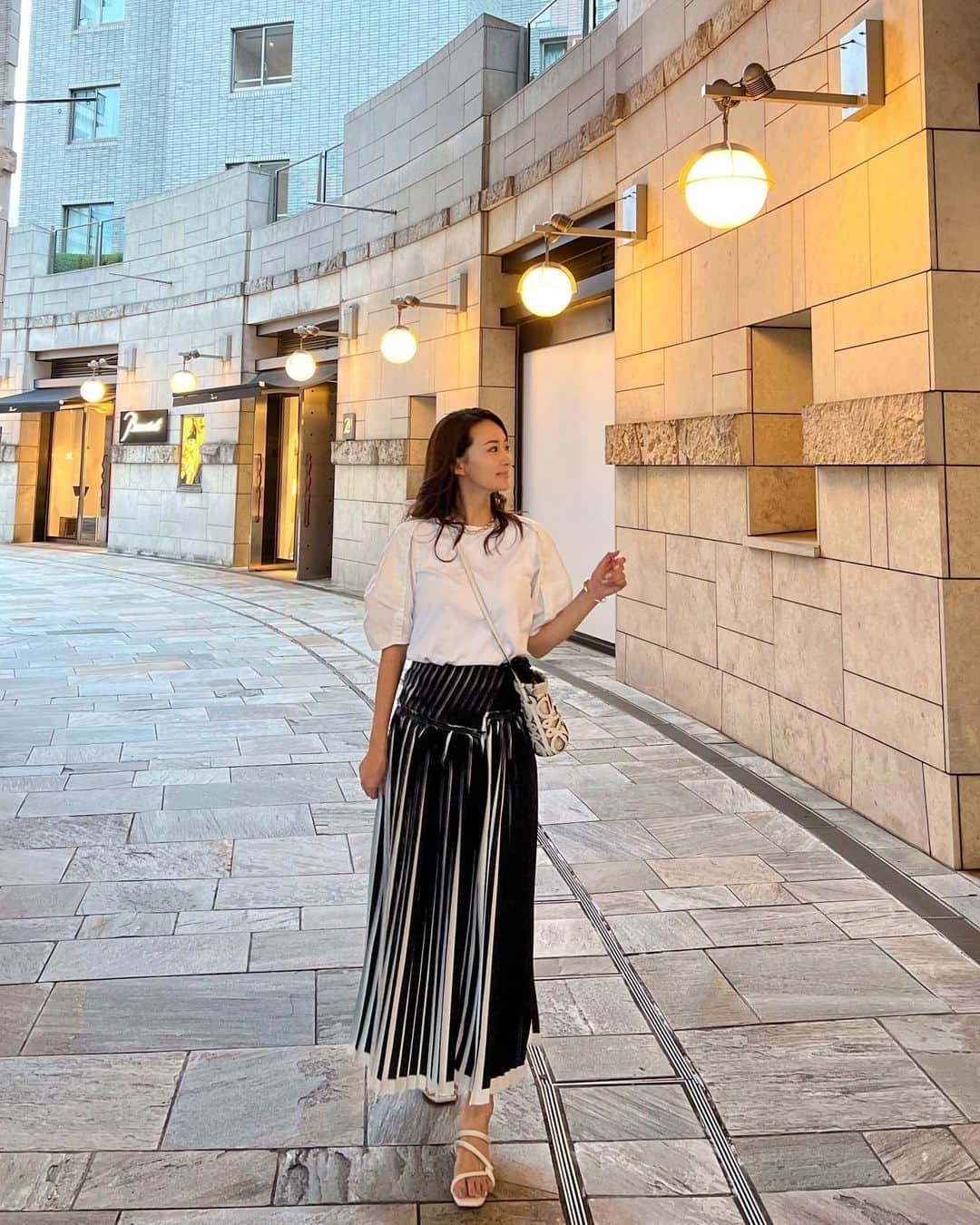 うさびったさんのインスタグラム写真 - (うさびったInstagram)「いつかの帰り道〜🥰✨  #philiplim #loewe #フィリップリム #ロエベ #autumnoutfit」9月26日 20時46分 - usavitta