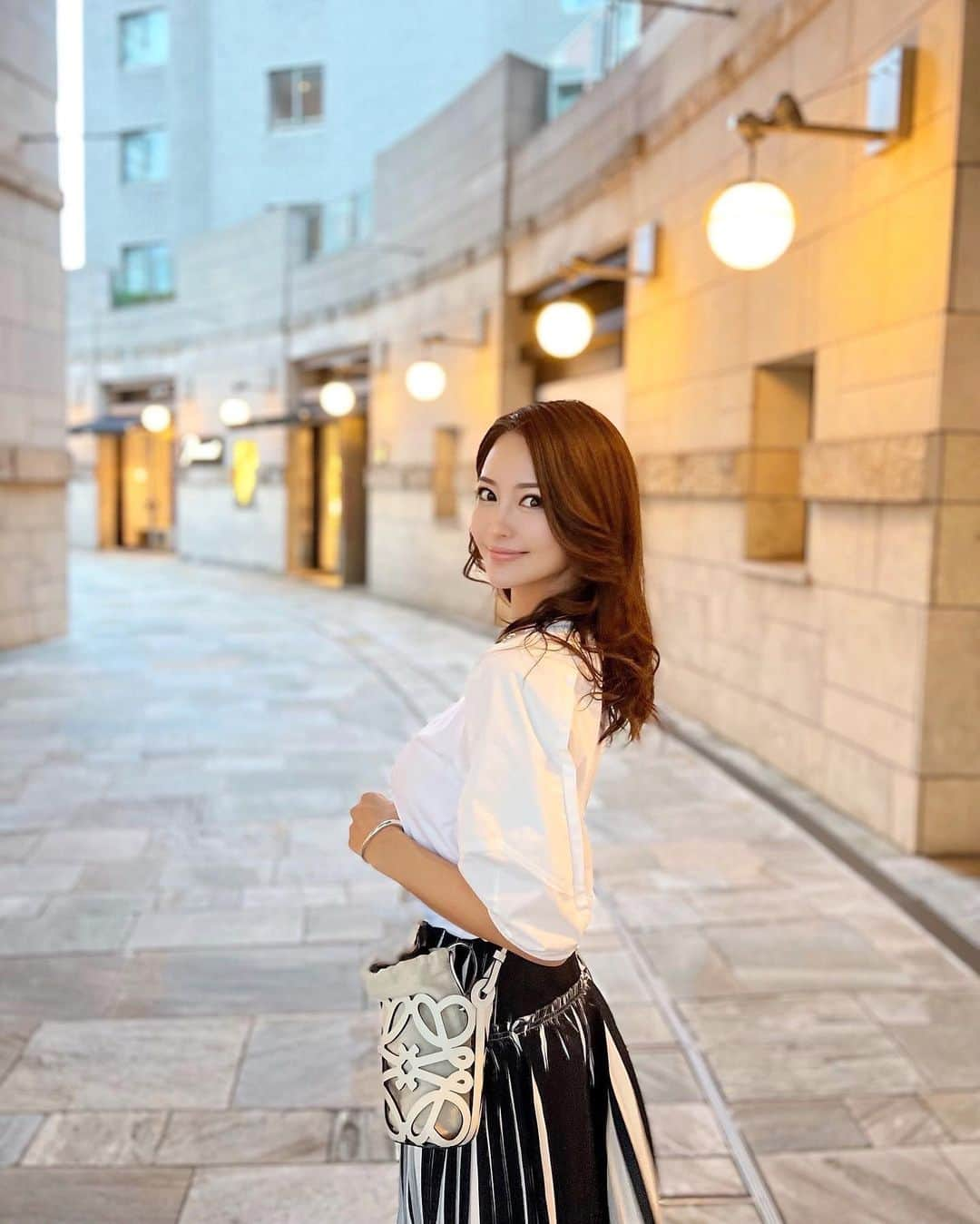 うさびったさんのインスタグラム写真 - (うさびったInstagram)「いつかの帰り道〜🥰✨  #philiplim #loewe #フィリップリム #ロエベ #autumnoutfit」9月26日 20時46分 - usavitta