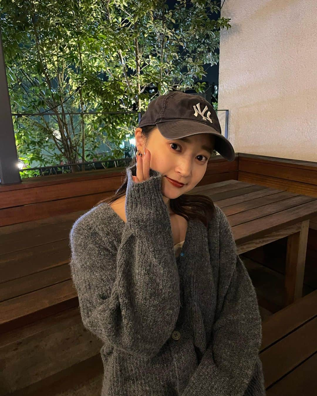 磯俣愛さんのインスタグラム写真 - (磯俣愛Instagram)「夜の下北心地良すぎた〜🥺 おむかい　行ってきたんやけど ポテトサラダ美味しすぎた❤︎ . . @happyjohn_official のカーディガンいい色味すぎるの 可愛いブルーで落ち着いてて素敵❤︎ そしてなんか最近ハーフパンツ履きがち😌 . . . #happyjohn#ハッピージョン #下北沢#下北沢グルメ#おむかい #リロード#キャップコーデ #カーディガンコーデ#メンズライク」9月26日 23時06分 - ai_isomata