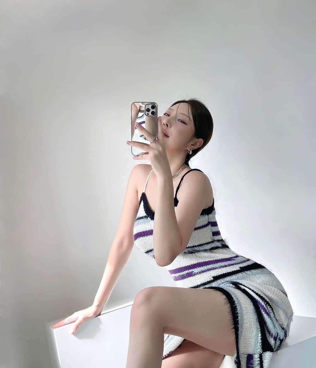 Choi Somiさんのインスタグラム写真 - (Choi SomiInstagram)「⠀⠀⠀⠀ #글랜더 #glander  요즘 같을 때 가디건 입구 데일리로 딱🖤💜」9月26日 23時21分 - cxxsomi