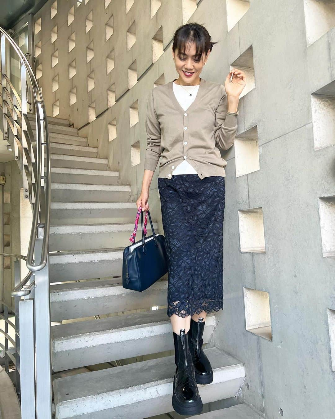 前田典子さんのインスタグラム写真 - (前田典子Instagram)「早速、ブーツ履いて 事務所でミーティングへ 今日は暑かった💦 夏みたいな日☀️ 夕方からはサンダルに戻ってお出かけとなった😆  #ブーツコーデ @noname.japan  @pdst.jp」9月27日 0時46分 - maenorichang