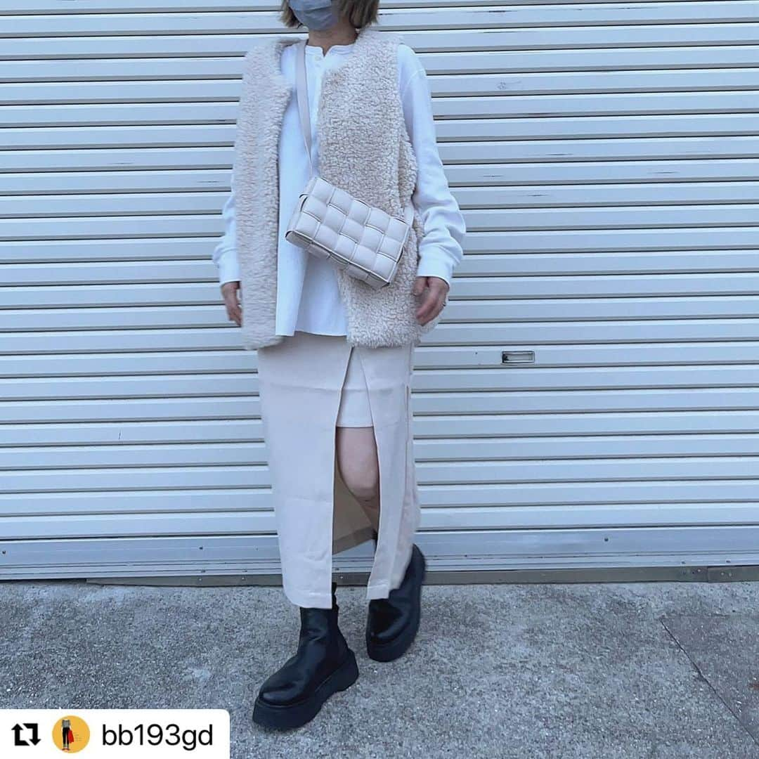 GRLさんのインスタグラム写真 - (GRLInstagram)「【👆画像をタップすると購入できるよ👆】 @bb193gd さん にGRL商品着用して頂いております💕 ありがとうございます✨ . @grl_official #グレイル #grl #プチプラ #ootd #fashion #プチプラコーデ #outfit #ファッション #可愛い #かわいい #コーデ #コーディネート #cute #大人カジュアル #カジュアルコーデ #GRL購入品 #グレイル購入品 #購入品 #grlコーデ #グレイルコーデ #タイトスカート #スリットスカート」9月27日 17時00分 - grl_official