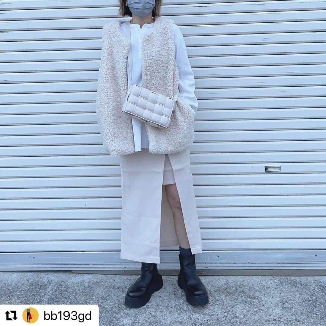 GRLさんのインスタグラム写真 - (GRLInstagram)「【👆画像をタップすると購入できるよ👆】 @bb193gd さん にGRL商品着用して頂いております💕 ありがとうございます✨ . @grl_official #グレイル #grl #プチプラ #ootd #fashion #プチプラコーデ #outfit #ファッション #可愛い #かわいい #コーデ #コーディネート #cute #大人カジュアル #カジュアルコーデ #GRL購入品 #グレイル購入品 #購入品 #grlコーデ #グレイルコーデ #タイトスカート #スリットスカート」9月27日 17時00分 - grl_official