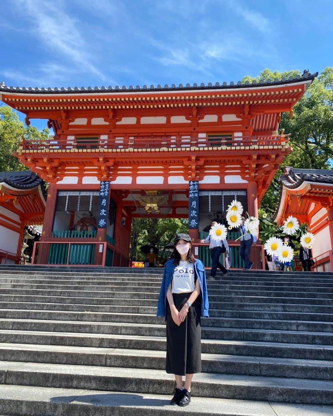 檜山沙耶さんのインスタグラム写真 - (檜山沙耶Instagram)「.  先日、八坂神社へ。 身も心を美しくありたいとお祈りしてきました☺︎ 日差しは強かったですが、すっかり秋の空でした☀️☁️  #京都 #八坂神社」9月27日 21時41分 - sayahiyama