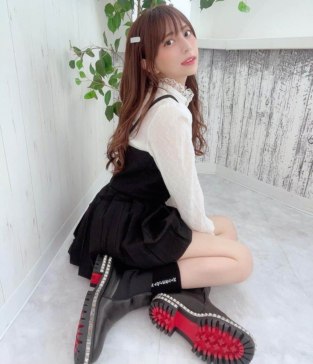 竹内星菜さんのインスタグラム写真 - (竹内星菜Instagram)「おはよう！ . . ゆきが星菜の家に靴をおいていって はいていいよ！と言ってるのではいていったのだけど 身長が全然違うのに靴のサイズいっしょなのは 星が大きいのかゆきが小さいのか、、笑(@yukipuu212 )  .  #自撮り女子  #ゼロイチファミリア #ゼロイチ #japanesegirl #女孩 #소녀 #竹内星菜 #长发 #可爱 #japan #自撮り界隈 #グラビア #彼女感 #photo #女子 #followme」9月28日 8時26分 - seina0227