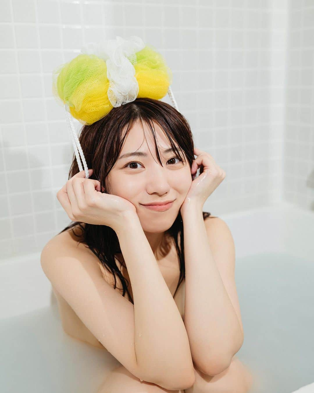 山岸逢花さんのインスタグラム写真 - (山岸逢花Instagram)「おそよう🫧🛁 . . . 「 とられち 」山岸逢花  電子写真集がまもなく発売されます！ . 📖Kindle 9/30リリース 📖FANZA 10/7リリース . .  ¨¨¨ 「好きだった。」  あの頃の気持ちを覚えていますか？  もう会えない君と僕の 感傷的写真集  ¨¨¨ . . やっと完成してみてもらえて嬉しい🫶 楽しみにしててください🫶🍂 . . . #感傷的写真集 #とられち # #山岸逢花 #あいぱん #AV女優 #AV #aikayamagishi」9月28日 11時10分 - ayakayamagishi_