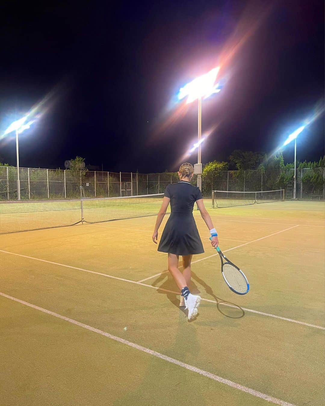 大森美知さんのインスタグラム写真 - (大森美知Instagram)「🎾🌙🛺⛱💫✨  これは体感つかう痩せるスポーツだと 痛感した筋肉痛がすごい今日。特に二の腕‼︎  #sports #tennis #運動不足解消 #ダイエット」9月28日 12時01分 - michi_oomori_official