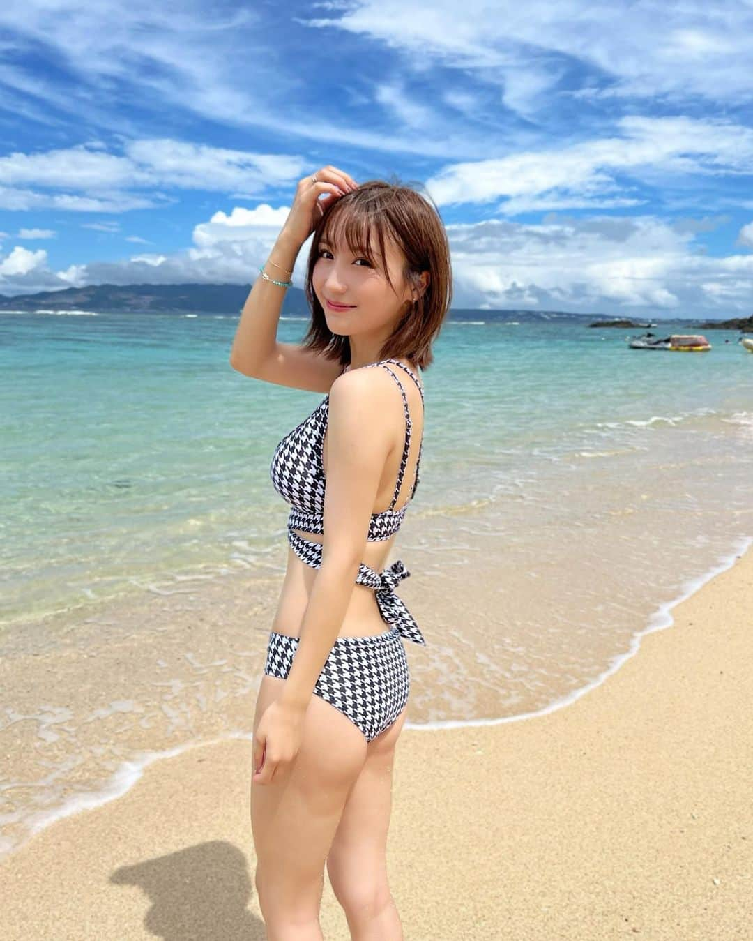 伊藤愛真さんのインスタグラム写真 - (伊藤愛真Instagram)「マリンスポーツでごりごり筋肉痛🥺 . . . . #沖縄#水着#水着女子#水着コーデ#沖縄旅行#沖縄観光#沖縄グルメ#海#sea#マリンスポーツ#marinesports#okinawa#japan#japanesegirl」9月28日 17時34分 - __emagram