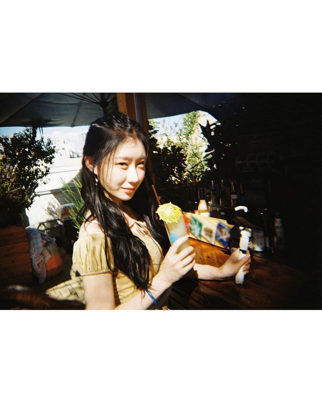 ITZYさんのインスタグラム写真 - (ITZYInstagram)「[LA@ITZY📸] 🍯꿀땡덩의 MBTI는 CUTE💛 🌼유채꽃의 꽃말은 PRETTY💛  Today 7PM @ Mnet  Today 8PM @ M2 YouTube 🎬 youtu.be/bOltqEmkkU0  #ITZY #MIDZY #LA에있지 #LA_ITZY @m2mpd」9月28日 18時04分 - itzy.all.in.us