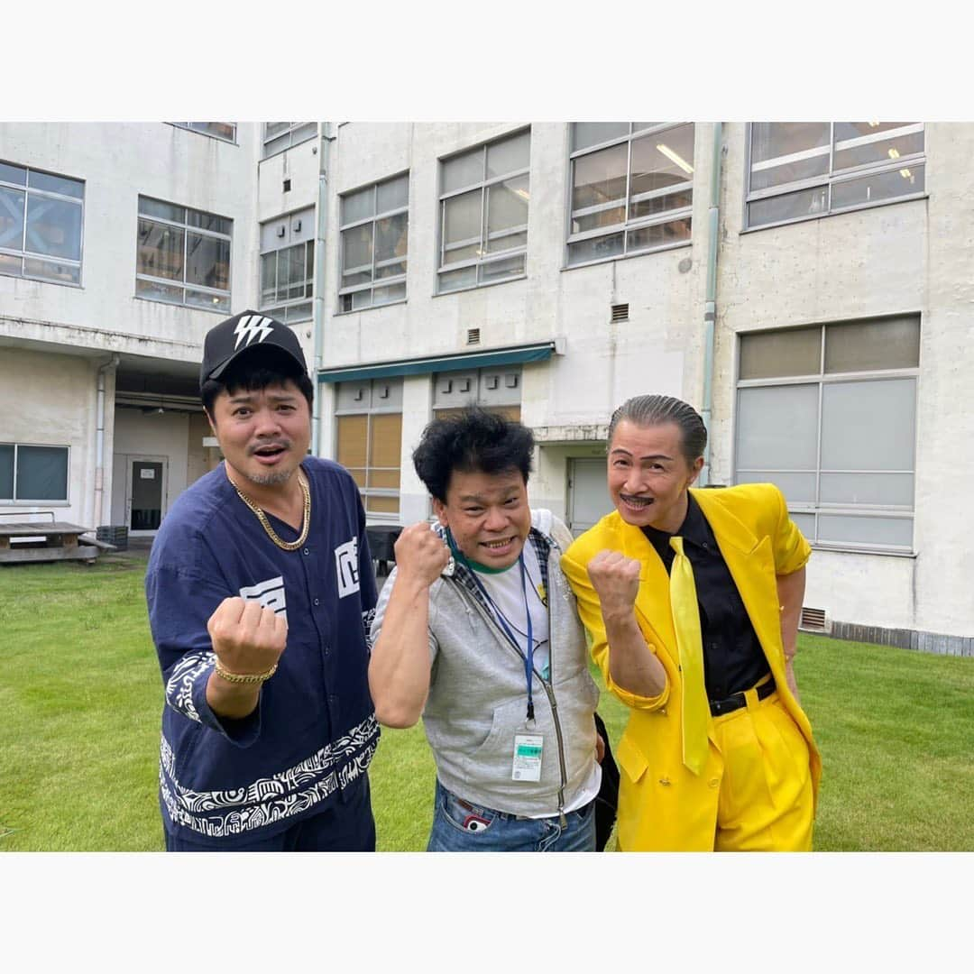 佐田正樹さんのインスタグラム写真 - (佐田正樹Instagram)「久々、アキ兄と本社で会って、写真撮りよったら、偶然ジミー先輩。 絶賛稽古中‼︎  #ひとり芝居5」9月28日 19時01分 - satakisama