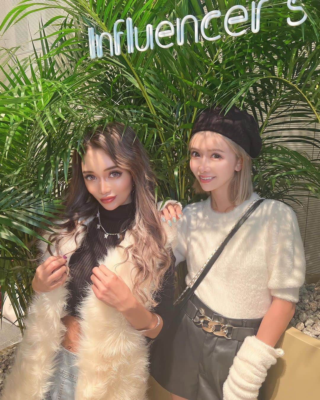 藤木そらさんのインスタグラム写真 - (藤木そらInstagram)「. . I went to an influencer event😍!! It was fun with various sponsoring shops ͜ ♡⭐️⭐️ . .先日いつも行ってる @influencersexpo.jp に行ってきました⁺o(⁎˃ᴗ˂⁎)o⁺‧•͙‧⁺インフルエンサーズエキスポは毎回楽しすぎて、わくわくイベントやねん🧡💜 . . .今回もたくさんのブースがあり、お試しができたり、スタンプラリーめた楽しすぎました😍❤️‍🔥 . . . @kinujo.jp のドライヤーが新感覚で気になったなぁฅ(^ω^ฅ) 💕 . .大好きな @lululun_jp や、 @estheprolabo_official 様もあってテンションあがりました♥️🙏💭💗 . . .お土産には @8hotel_fujisawa @8hotel_chigasaki のチケットもあったので楽しみだなぁ(｡•᎑•｡)♡♬ . . .つばこと参加でしたぁ🥰‼️⭐️ . . . . . . . . . . . .#インフルエンサーズエキスポ #インフルエンサー #influencersexpo #エステラボ #カフェラトリー #よーじや #ルルルン #毛穴科学 #アンチエイジング #美容好きな人と繋がりたい #秋コーデ #ファーベスト」9月28日 19時56分 - sorafujiki