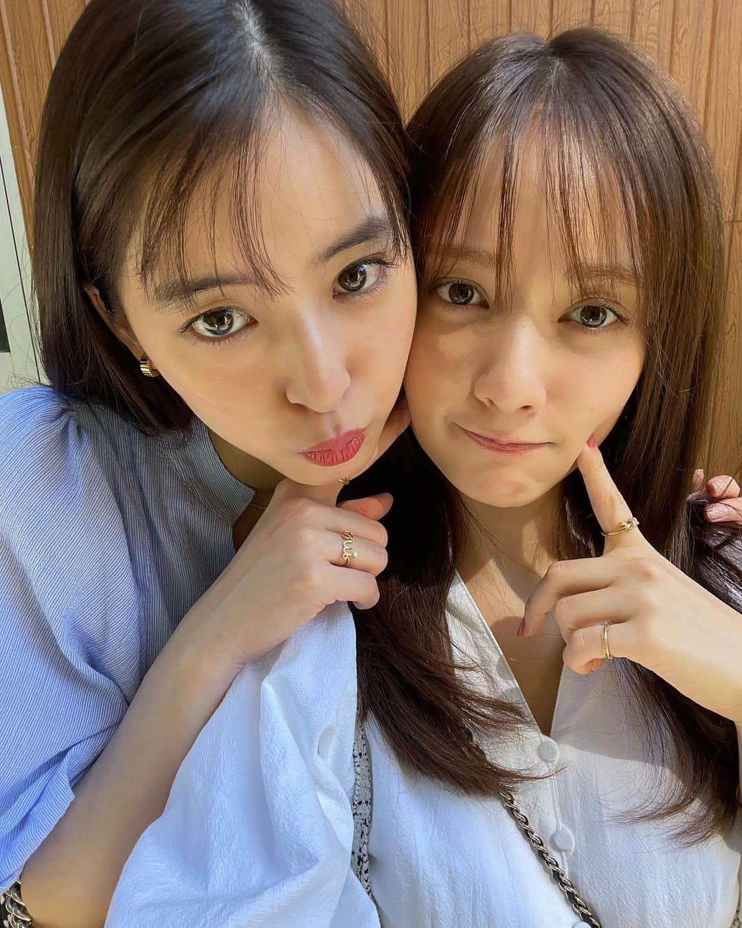 新木優子さんのインスタグラム写真 - (新木優子Instagram)「癒しの時間❤️ 二人で @snidel_official とのコラボを着て♡  タグは鼻につけちゃうけどね☺️笑」9月28日 21時17分 - yuuuuukko_