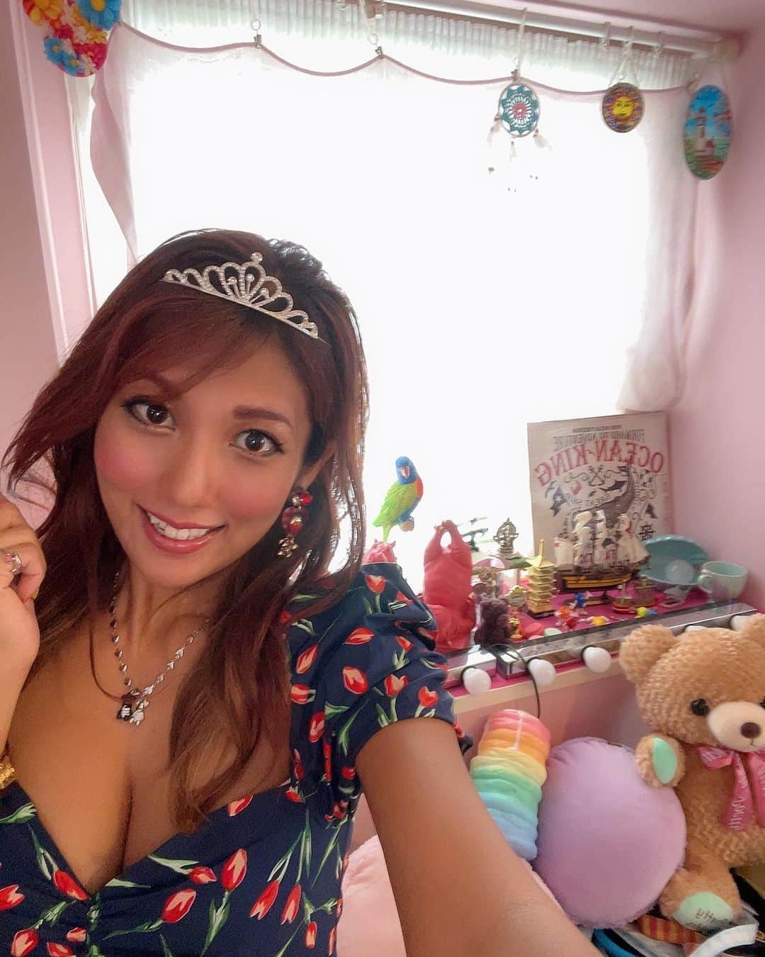 神谷麻美さんのインスタグラム写真 - (神谷麻美Instagram)「#princess 💖👸💖🏰🌈💖✨  ✨🌹🌹🌹🌹🌹🌹🌹🌹🌹✨」9月29日 11時38分 - asamice428