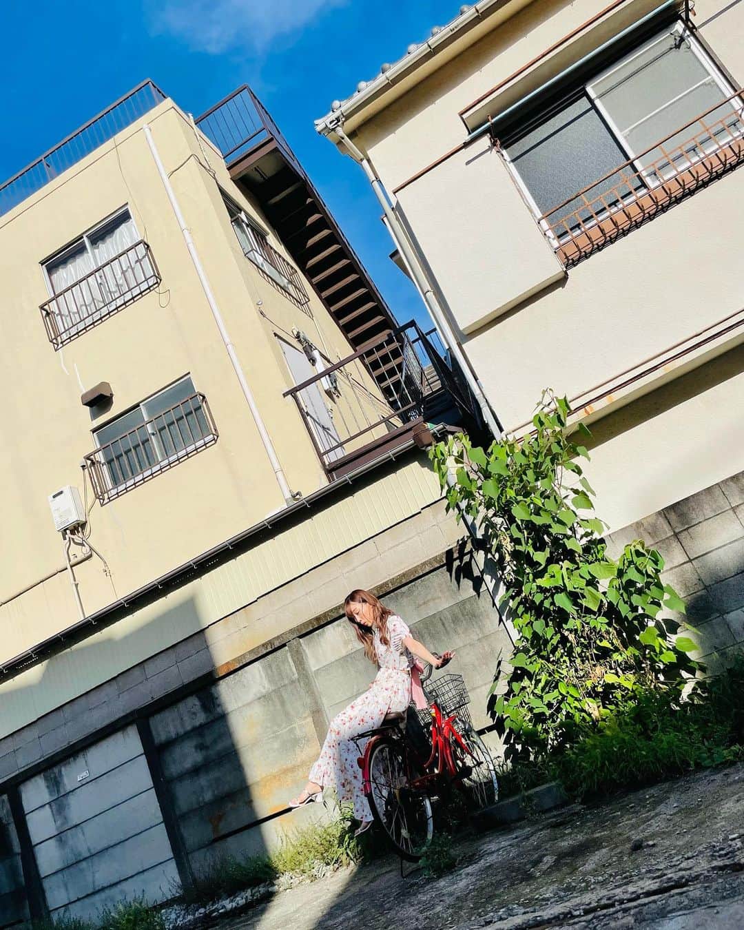 須田亜香里さんのインスタグラム写真 - (須田亜香里Instagram)「FLASHオフショットー！ 後一つ背中がすごい水着を着たけど、いいオフショットがないので紙面で見てください🙈💓  卒コンの写真いっぱいアップしたいけど、次くらいの投稿からスタートするね🐣」9月29日 12時21分 - akarisuda