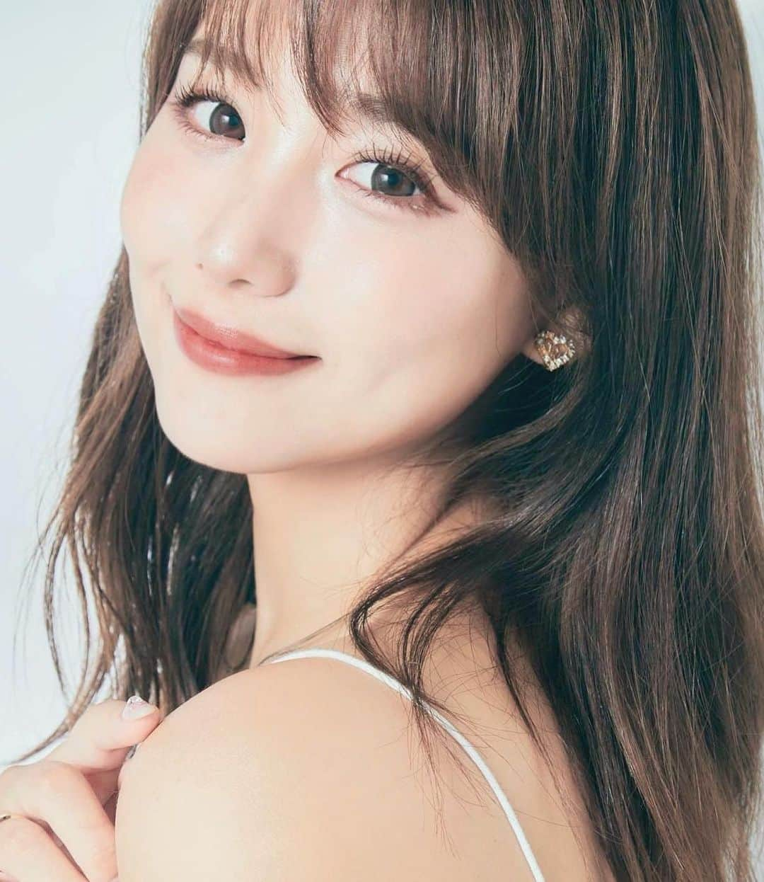 加藤里奈さんのインスタグラム写真 - (加藤里奈Instagram)「⋆  そいえばそいえば𓏧！ プロフィール写真変えました🥹  #ootd #fashion #instafood #instagram  #hairstyle #outfit #code #instafashion  #ファッション #撮影 #ヘアスタイル #ヘア  #コーディネート #コーデ #今日の服 #プロフィール写真」9月29日 19時31分 - katoco0326