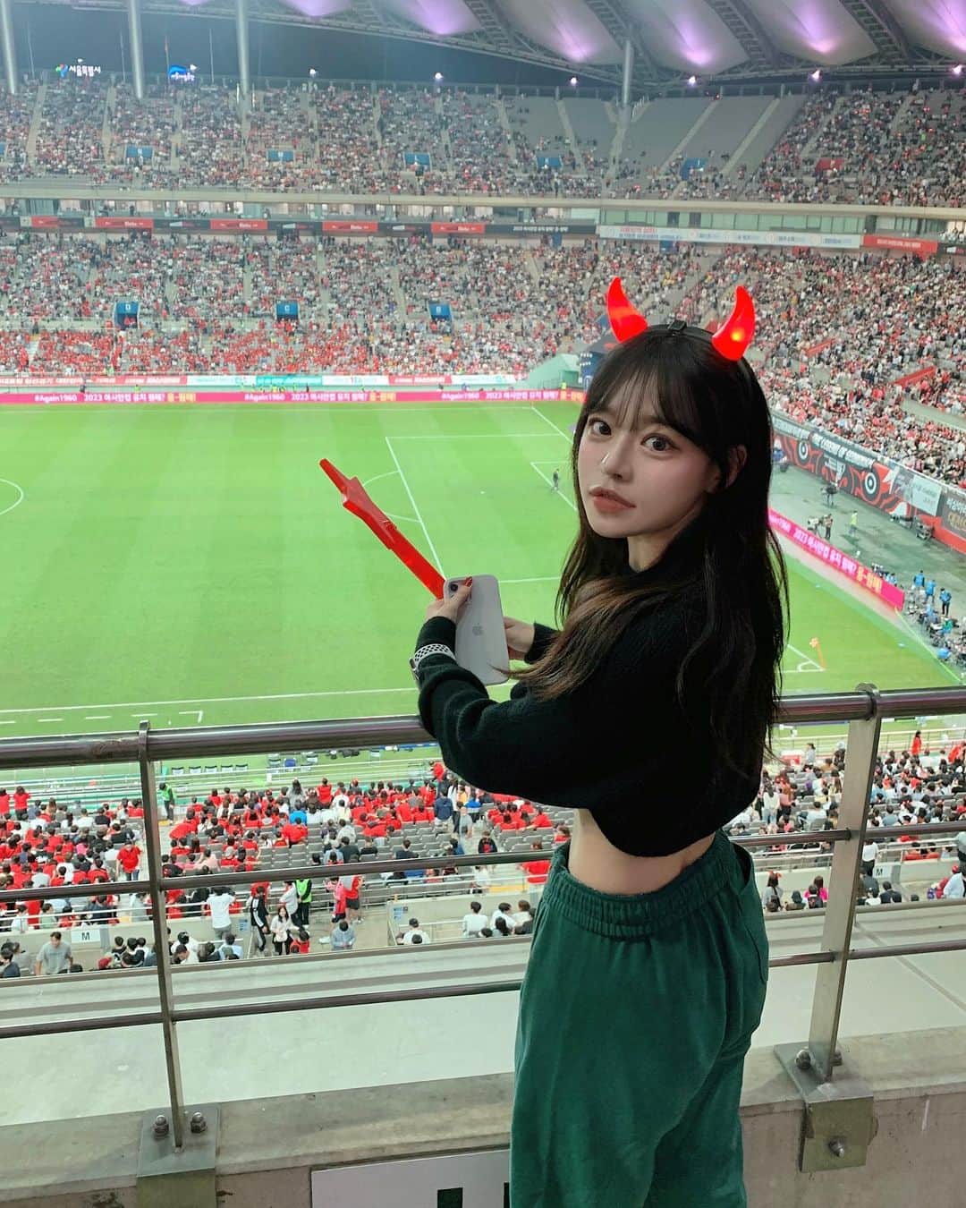 ウィ・ソンヒさんのインスタグラム写真 - (ウィ・ソンヒInstagram)「축구 직관은 처음인데요 흥민옵빠.. ㅜ 사란해 ㅜ」9月29日 21時25分 - _seong_hee