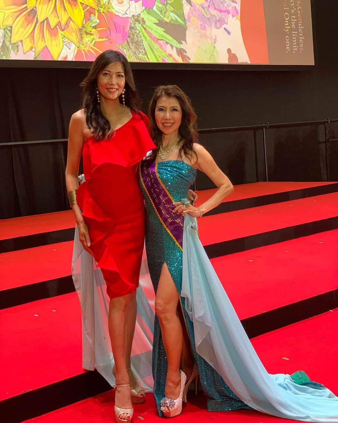 浅井香葉子さんのインスタグラム写真 - (浅井香葉子Instagram)「Mrs of the Year 神奈川チームの皆んな ファイナルステージ頑張りました💕 @mrs.of.the.year.kanagawa  @mrs_of_the_year   ミセスオブザイヤーの 公式ウォーキング講師として いつも日本大会からの 指導でしたので  地方大会のSpecial講師で 呼ばれることはありましたが  公式ウォーキング講師として 1から携わるのは 今回の神奈川大会が初めて  日本大会では ビューティキャンプとリハーサルと  数百名いるファイナリストへの指導は 少ない時間に限られています  ヒールで歩くこともままならない そんな頃からじっくりと ファイナリスト達と関わりたい そんな思いもあり  居住地である神奈川の 公式ウォーキング講師として 携わらせて頂きました👠  毎週のレッスンはもちろん 存在が輝く為に大切なこと 正しい目標設定  会議室で ヨチヨチ歩いてた頃から(笑)  ダイヤの原石が磨かれていくように 光輝く姿を見るのが嬉しかったです✨  誰もが既に 輝きの種を持っています✨  それを人生の試練を通して 曇らせてしまっているか その輝きに気付いていないだけ  今回手に入れた輝きを これからのスタンダードにして 美しく生きていきましょ✨  ーーーーーーーー ブリリアント部門 ーーーーーーーー 👑グランプリ受賞 滝沢みほさん @mselr28_yhp   ーーーーーーーー プレシャス部門 ーーーーーーーー 👑グランプリ受賞 嶋田ななさん @nana_shimada_   🎖特別賞/エレガント賞 糸井みほさん @miho.make   🎖特別賞/ 髙安薫さん @kaoru_takayasu   ーーーーーーーー レジェンド部門 ーーーーーーーー 🎖特別賞/ザ・レジェンド賞 東安子さん @a_yasu2020   🎖特別賞/ベストイブニング賞 加藤玲さん @renachance25   受賞された皆んな おめでとうございます🎊🎉🍾  そして全てのファイナリストに 心からの栄誉を送ります✨  神奈川チーム最高💓Thank you  〜歩き方次第で世界が変わる〜  全ては自分と向き合うことから  P.S パリ🇫🇷に到着しました！ 滞在中はストーリーに載せますね〜  ＿＿＿＿＿＿＿＿⭐︎＿＿＿＿＿＿＿  「在り方・歩き方・魅せ方」で あなたの存在そのものを輝きにする MUSEL Walking & Life Academy  👠レッスン申込みは @asaikayoko プロフィールURLから  👠LINE公式でレッスン案内しています。お友達登録してね  〜歩き方次第で世界が変わる〜 「WALK on EARTH」PROJECT 世界中の人が年齢・性別・環境に捉われず 誰もが自分を輝かせ地球の大地を歩き 豊かな人生を送る世界の実現🌏  #ミセスオブザイヤー #ミスターオブザイヤー #ミセスオブザイヤー2022  #ミスターオブザイヤー2022  #日本大会  #JAPANFINAL #MrsoftheYear #ミセスコンテスト #ミセスコンテスト出場者募集 #ウォーキングレッスン東京 #ウォーキングレッスン横浜 #浅井香葉子」9月29日 21時54分 - asaikayoko