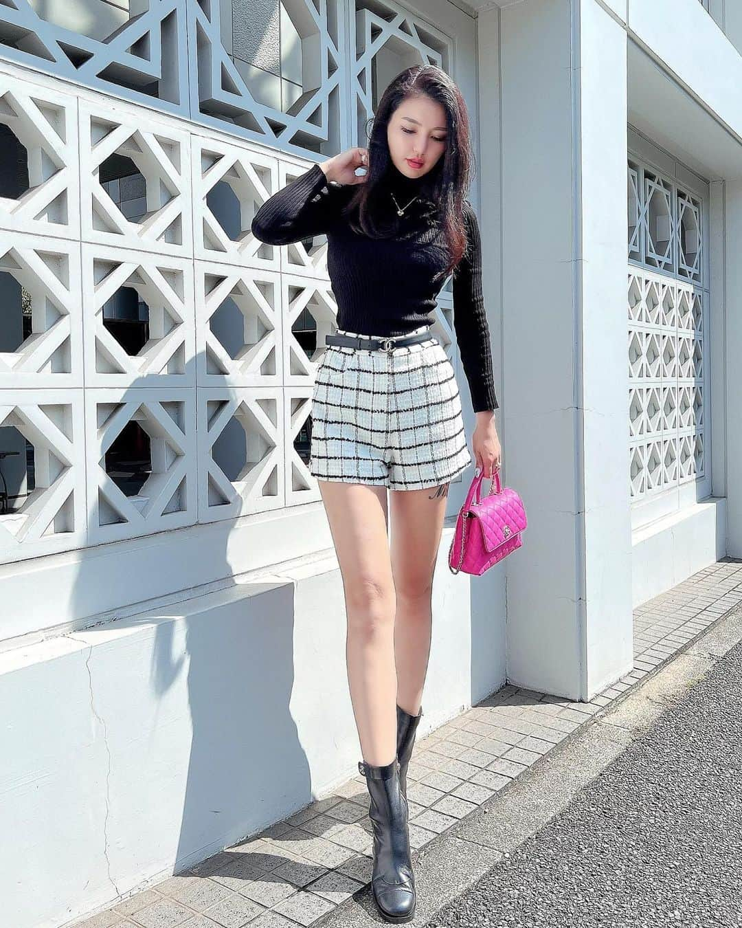 奈保さんのインスタグラム写真 - (奈保Instagram)「💖💖💖 . . . #今日のコーデ#outfit#chanel#秋服#ピンク#pink#秋コーデ#私服#ツイード#tweed#tokyo#japan」9月29日 23時01分 - naho.0422