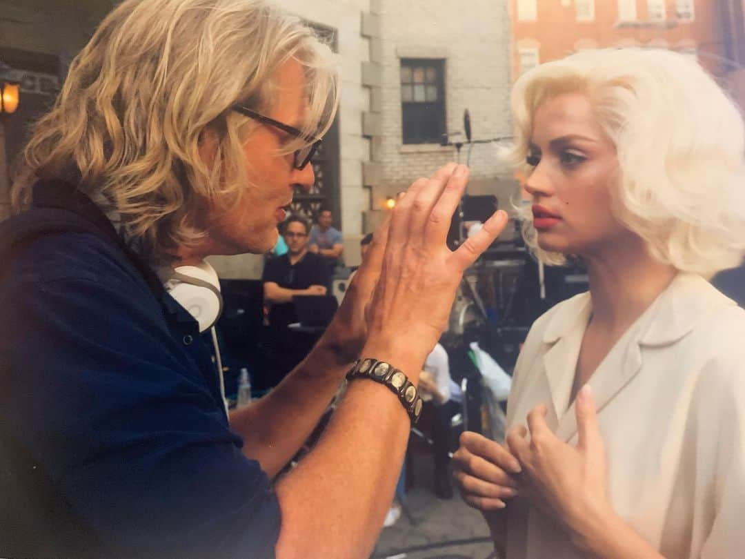 アナ・デ・アルマスさんのインスタグラム写真 - (アナ・デ・アルマスInstagram)「Some of my favorite bts moments during the making of BLONDE. ♥️ Now on @netflix .」9月30日 3時18分 - ana_d_armas