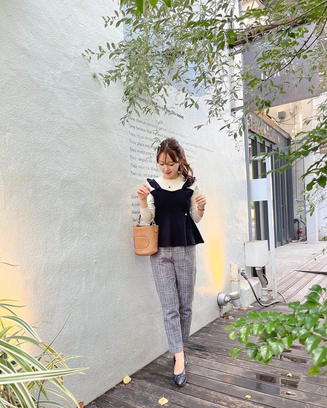 中田絵里奈さんのインスタグラム写真 - (中田絵里奈Instagram)「. 最近の私服まとめ🩰🪄 9月になったのでモノトーンのお洋服も増えてきました〜とupしようと思って撮っていたらもう9月も最終日🥹 . でも秋の風が気持ちよくて過ごしやすい季節☺️🍂 . #私服コーデ」9月30日 12時21分 - erinanakata