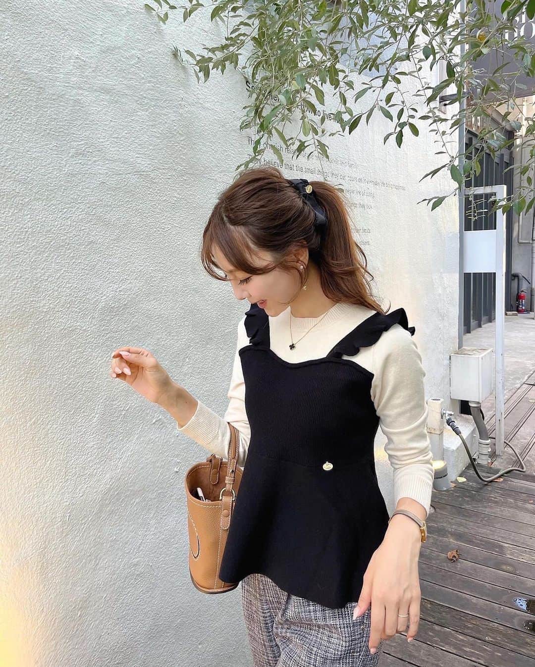 中田絵里奈さんのインスタグラム写真 - (中田絵里奈Instagram)「. 最近の私服まとめ🩰🪄 9月になったのでモノトーンのお洋服も増えてきました〜とupしようと思って撮っていたらもう9月も最終日🥹 . でも秋の風が気持ちよくて過ごしやすい季節☺️🍂 . #私服コーデ」9月30日 12時21分 - erinanakata