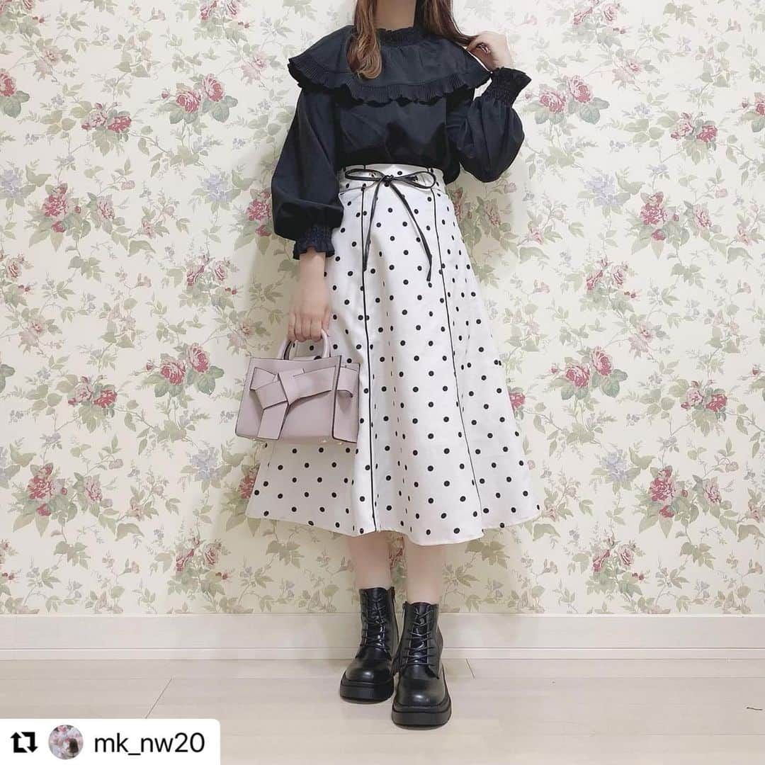 GRLさんのインスタグラム写真 - (GRLInstagram)「【👆画像をタップすると購入できるよ👆】 @mk_nw20 さん にGRL商品着用して頂いております💕 ありがとうございます✨ . @grl_official #グレイル #grl #プチプラ #ootd #fashion #プチプラコーデ #outfit #ファッション #可愛い #かわいい #コーデ #コーディネート #cute #大人カジュアル #カジュアルコーデ #GRL購入品 #グレイル購入品 #購入品 #grlコーデ #グレイルコーデ #フレアスカート」9月30日 13時08分 - grl_official