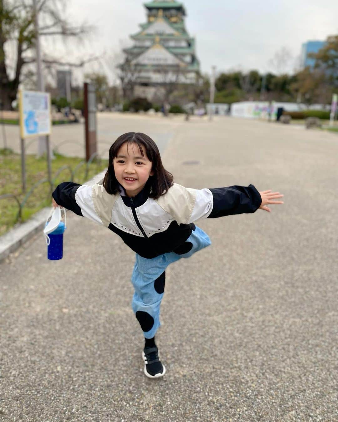 浅田芭路さんのインスタグラム写真 - (浅田芭路Instagram)「. 大阪城をバックに！  #✈️ #舞いあがれ ！ #東大阪  #五島列島  #もうすぐ舞いあがれ #浅田芭路」9月30日 13時11分 - asada_halo__official