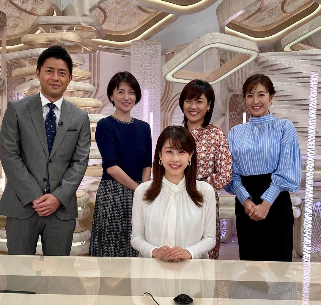 フジテレビ「プライムニュース イブニング」さんのインスタグラム写真 - (フジテレビ「プライムニュース イブニング」Instagram)「#イット ！放送中です   ●営業秘密を… #かっぱ寿司 社長逮捕へ ●仮面かぶった強盗 ギャラリー襲撃 ●「 #知らんけど 」関東の若者に流行？ ●#無印良品 ＆ #ＩＫＥＡ でこの秋にみんなが買うものは？ キッチンの便利グッズ＆冷凍食品＆おしゃれ雑貨まで   ぜひ最後までご覧ください #加藤綾子 @ayako_kato.official #榎並大二郎 @enami_daijiro   #木村拓也 @takuya.kimura0801   #石本沙織   #齋藤孝   #ガチャピン @gachapin_official #三井良浩   #小澤陽子 @yoko.ozawa729 #岸本理沙 #フジテレビ #アナウンサー 公式HP：https://www.fujitv.co.jp/livenews_it/ FNNプライムオンライン：https://www.fnn.jp/」9月30日 16時26分 - livenews_it